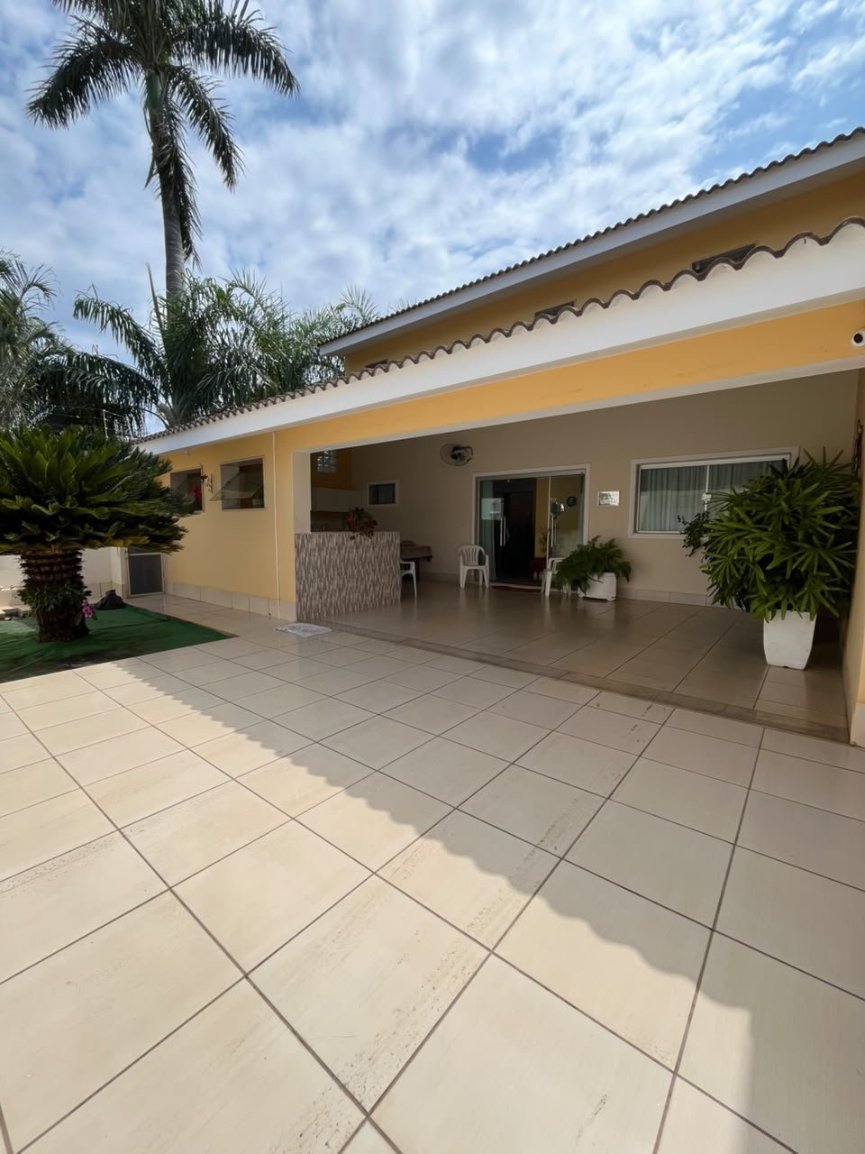 SOBRADO À VENDA – VILA NOVA